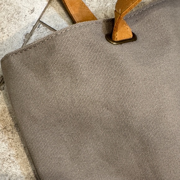 Hearth and Hand w/Magnolia, Grayish khaki Tote Bag Tan vegan slide Straps - Picture 11 of 16